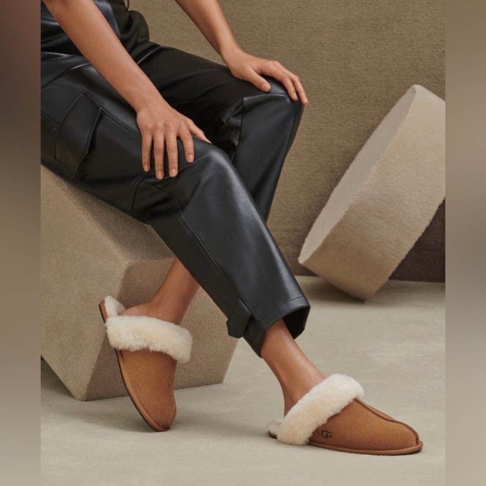 UGG Scuffette II New in Box